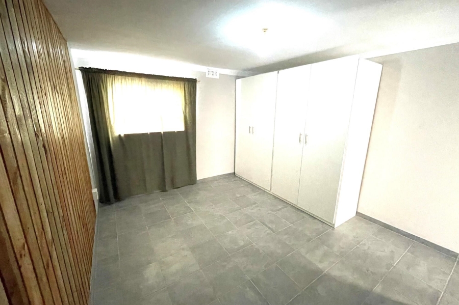 1 Bedroom Property for Sale in Grassy Park Western Cape